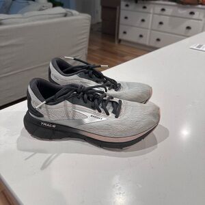 Hardly worn Brooks running shoes, super comfy just not my style